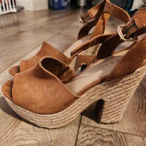 Sun + Stone Wedges